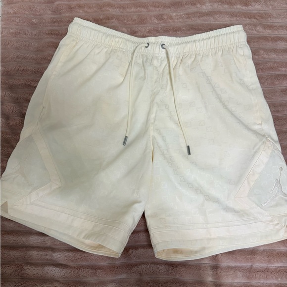 Jordan Cream Activewear Set - Picture 5 of 9